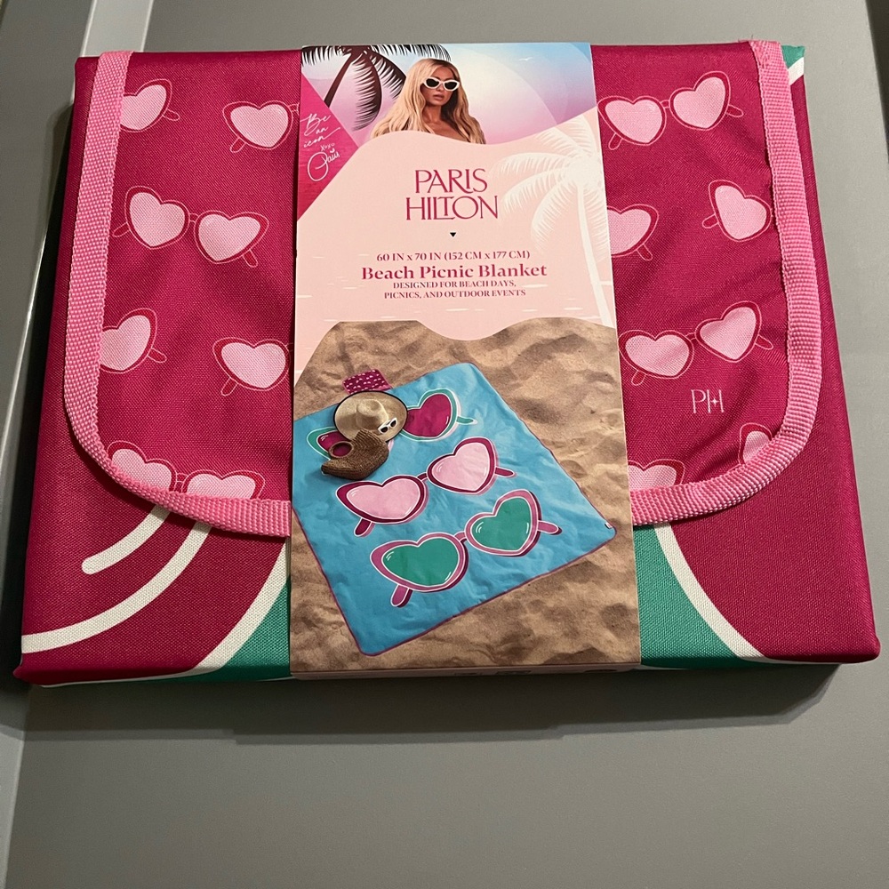 Paris Hilton Fuchsia Heart Beach  Picnic Blanket